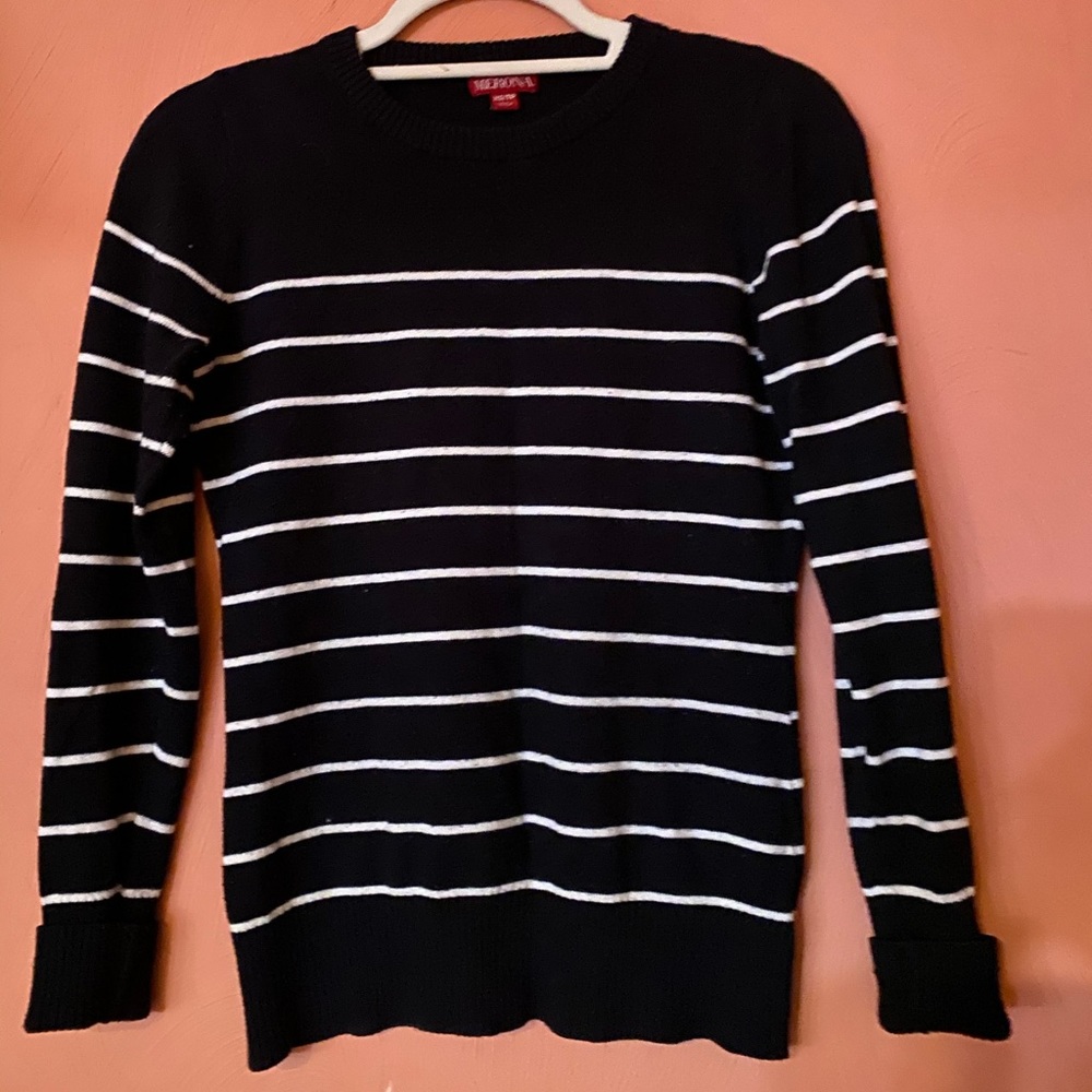 Trendy Black Sweater with White Stripes